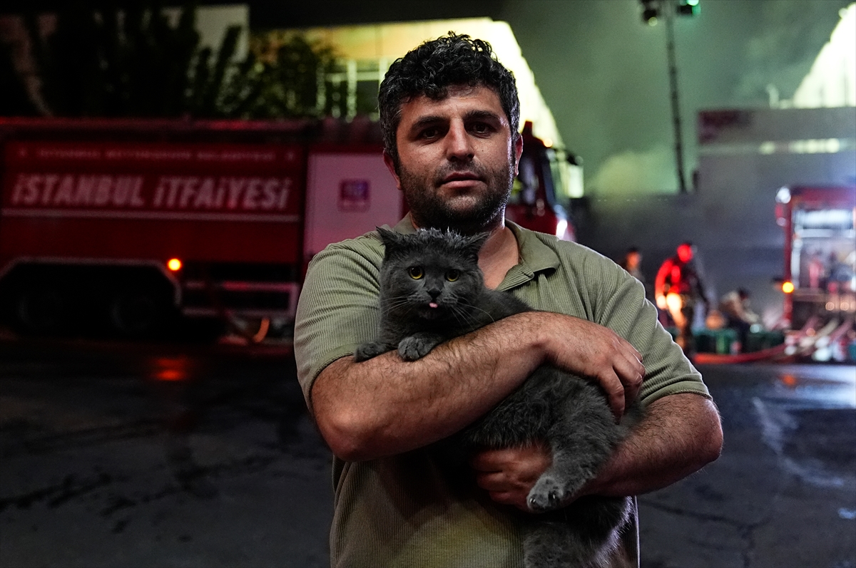 Başakşehir’de yangın paniği: Alevler saatlerce sürdü