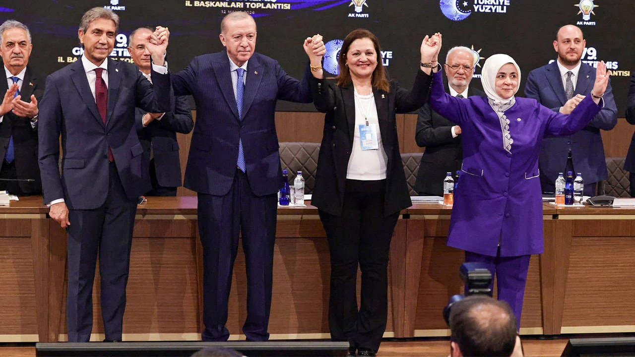 Burcu Köksal'ın AK Parti paylaşımı sosyal medyada yankı uyandırdı