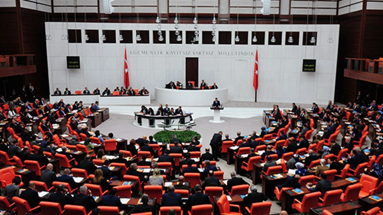 Vergi paketi Meclis’i ikiye böldü: Sert eleştiriler ve büyük hedefler karşı karşıya