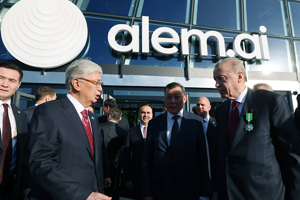 Erdoğan ve Tokayev’den Kazakistan’da yapay zekâ merkezi ziyareti