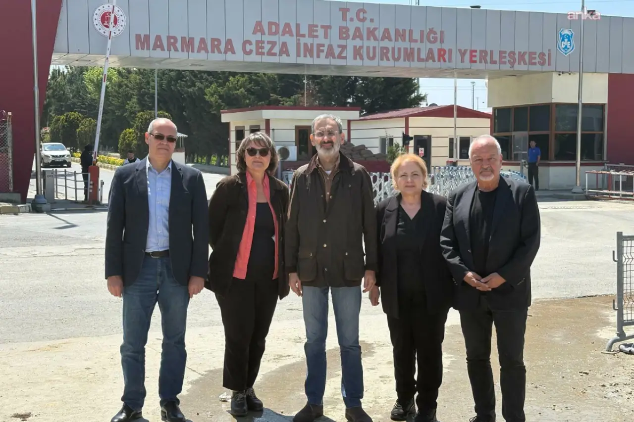 Türkiye Gazeteciler Cemiyeti tutuklu gazeteci Alican Uludağ’ı Silivri’de ziyaret etti
