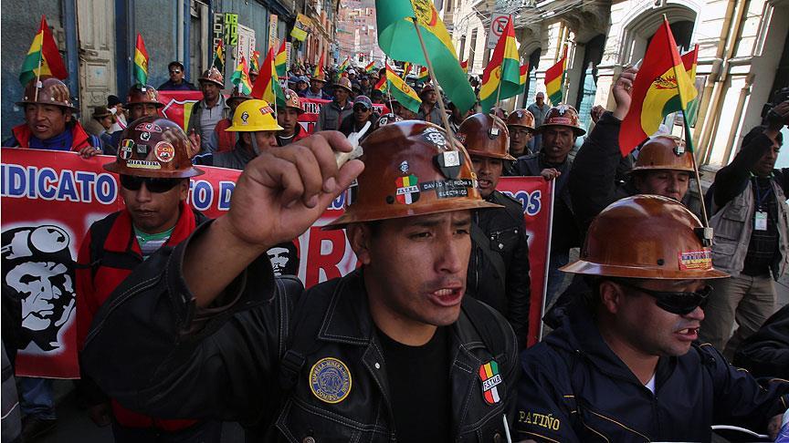 Bolivya’da ekonomik kriz nedeniyle halk sokağa döküldü