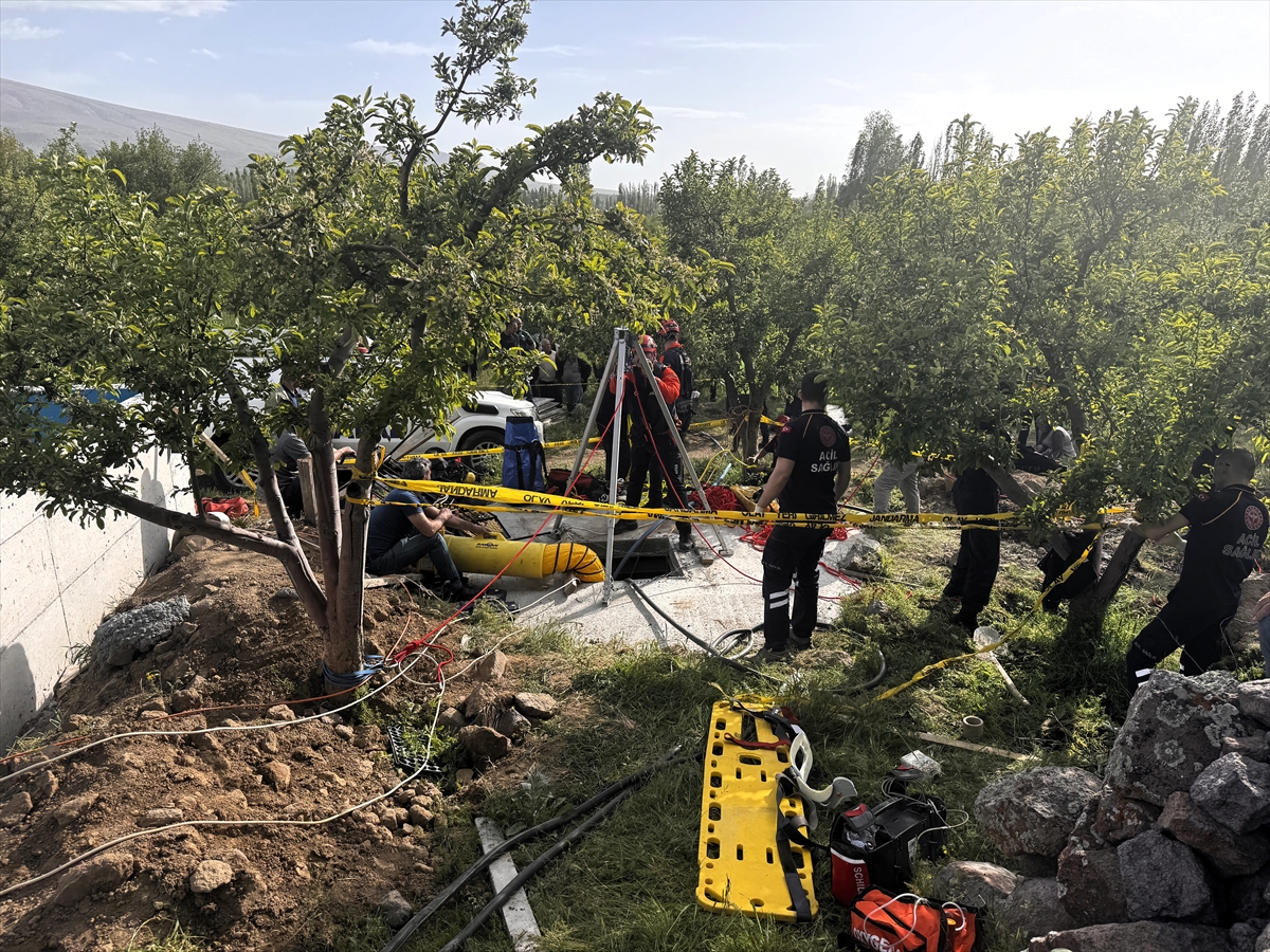 Aksaray'da kuyuya inen 4 kişiden 3’ü geri dönemedi