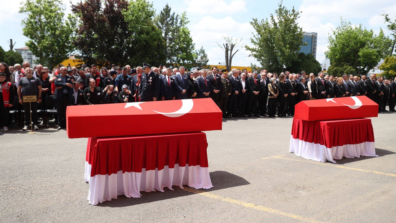 Şehit polis Erkan Tütüncüler ve Emrah Koç Çorlu’da son yolculuğuna uğurlandı