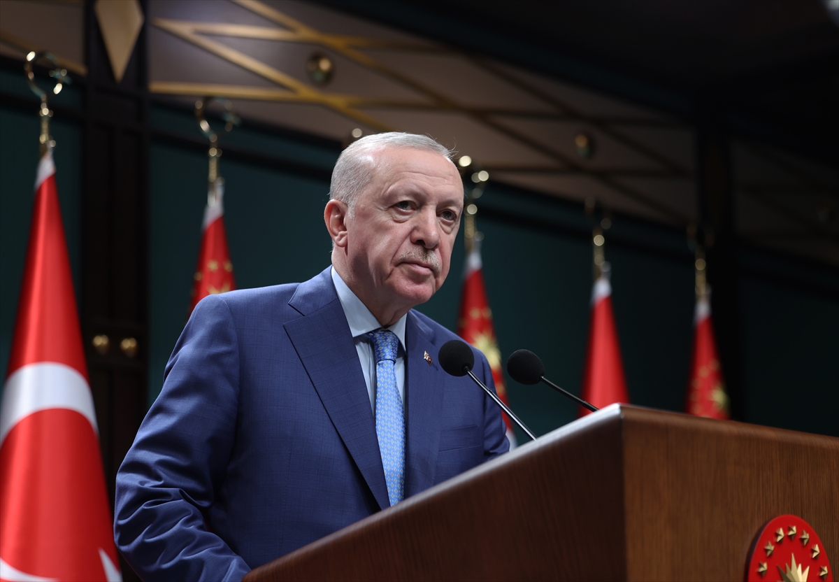 Erdoğan’dan İran uyarısı: Dünya tsunami gibi vuruldu