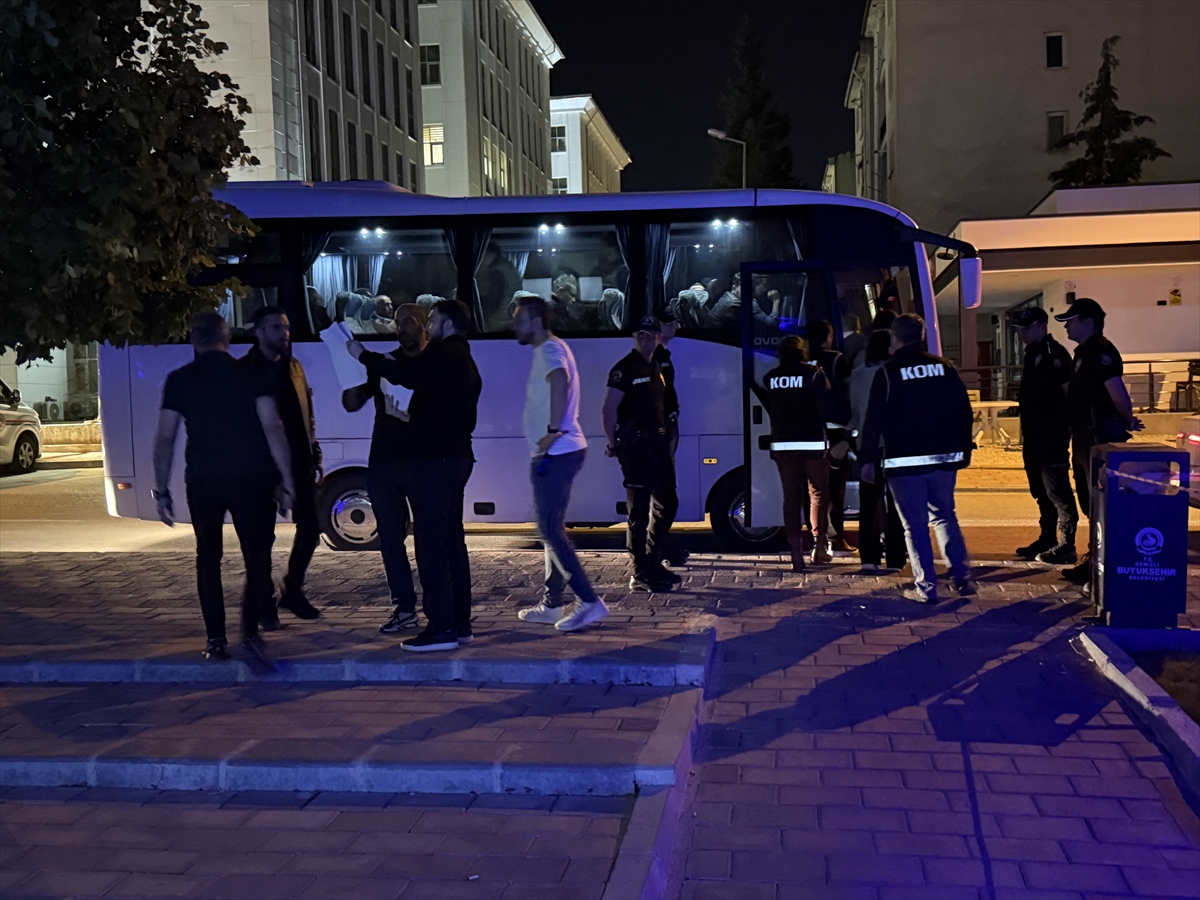Merkezefendi’de başkan yardımcısı dahil 12 isim cezaevinde