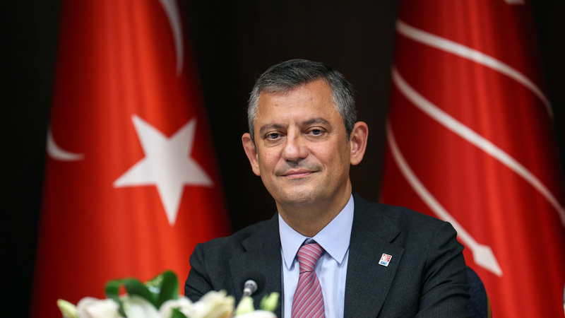 Özgür Özel’den gençlere Cumhuriyet mesajı