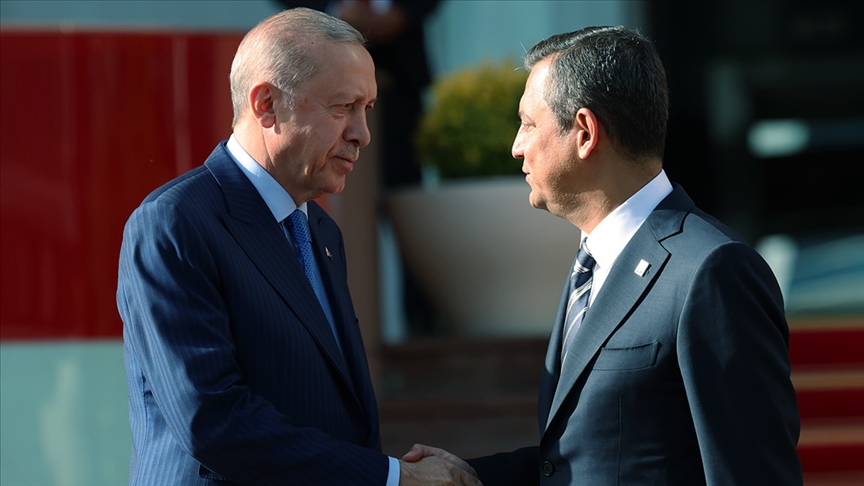 Erdoğan’a yönelik sözler nedeniyle Özgür Özel’e tazminat cezası