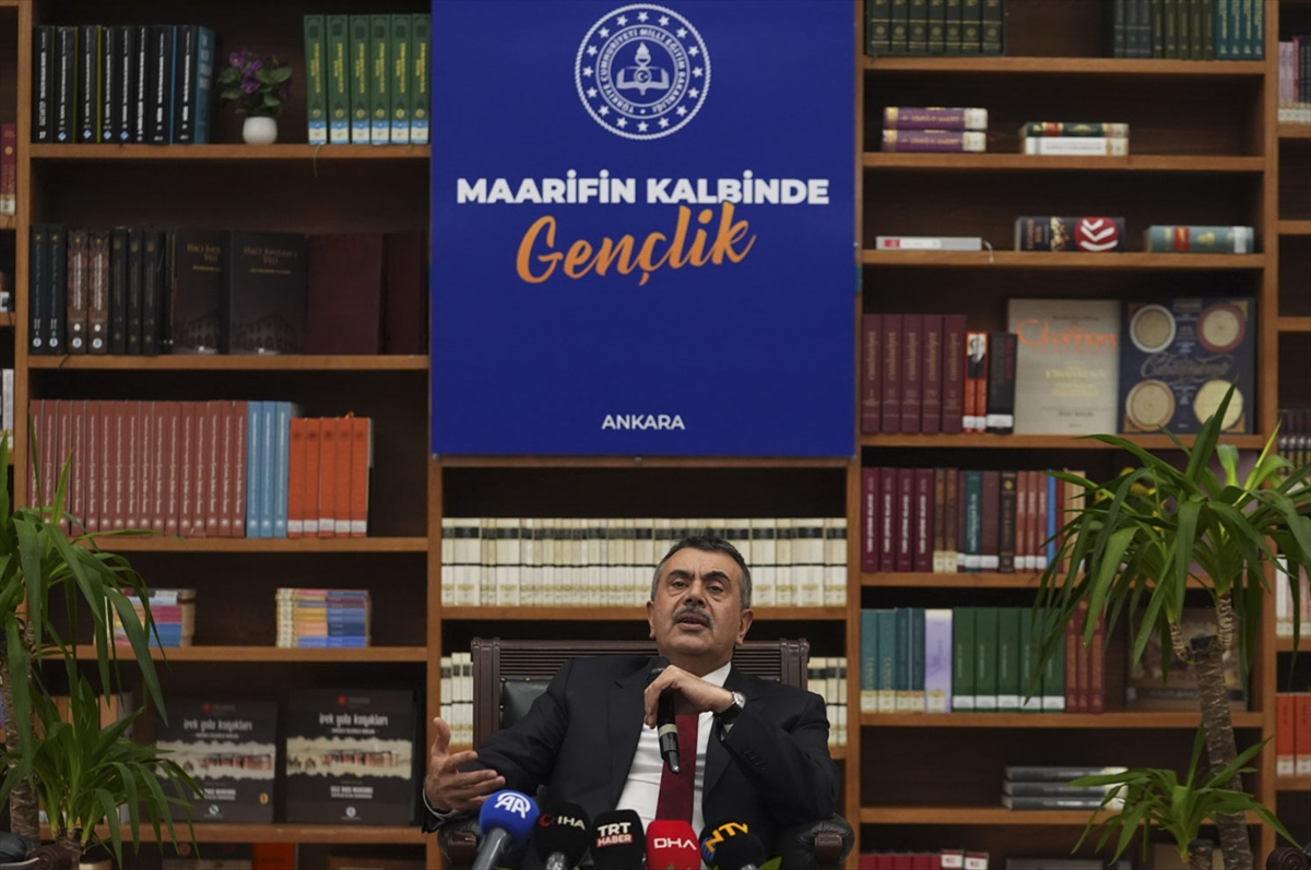 Tekin: YKS soruları ders kitaplarından gelecek