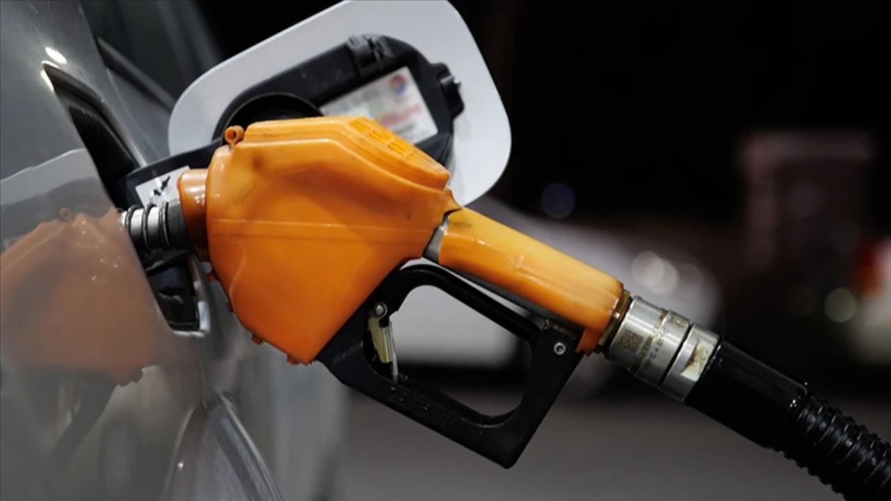 Motorine 1,82 TL zam geldi: Akaryakıtta yeni artış