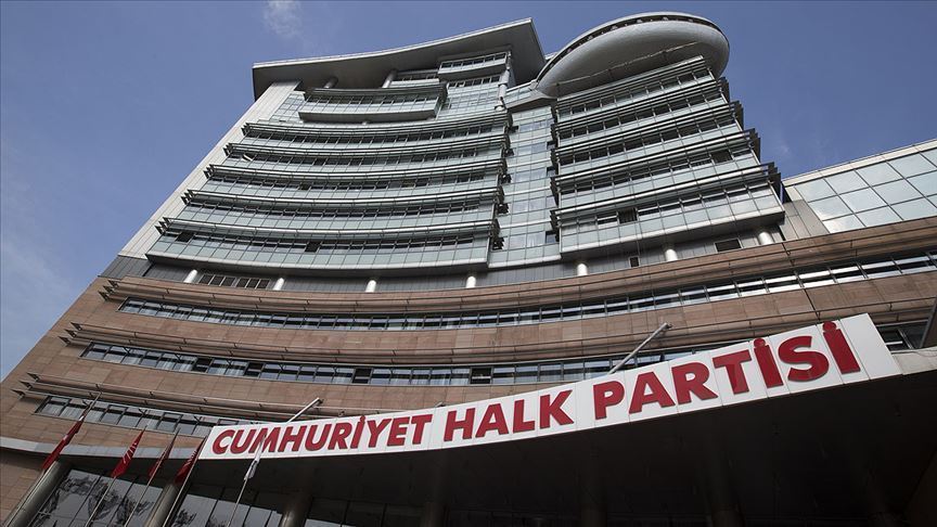 CHP Genel Merkezi'nde mutlak butlan gerginliği: "Hain Kemal" sloganları atılıyor