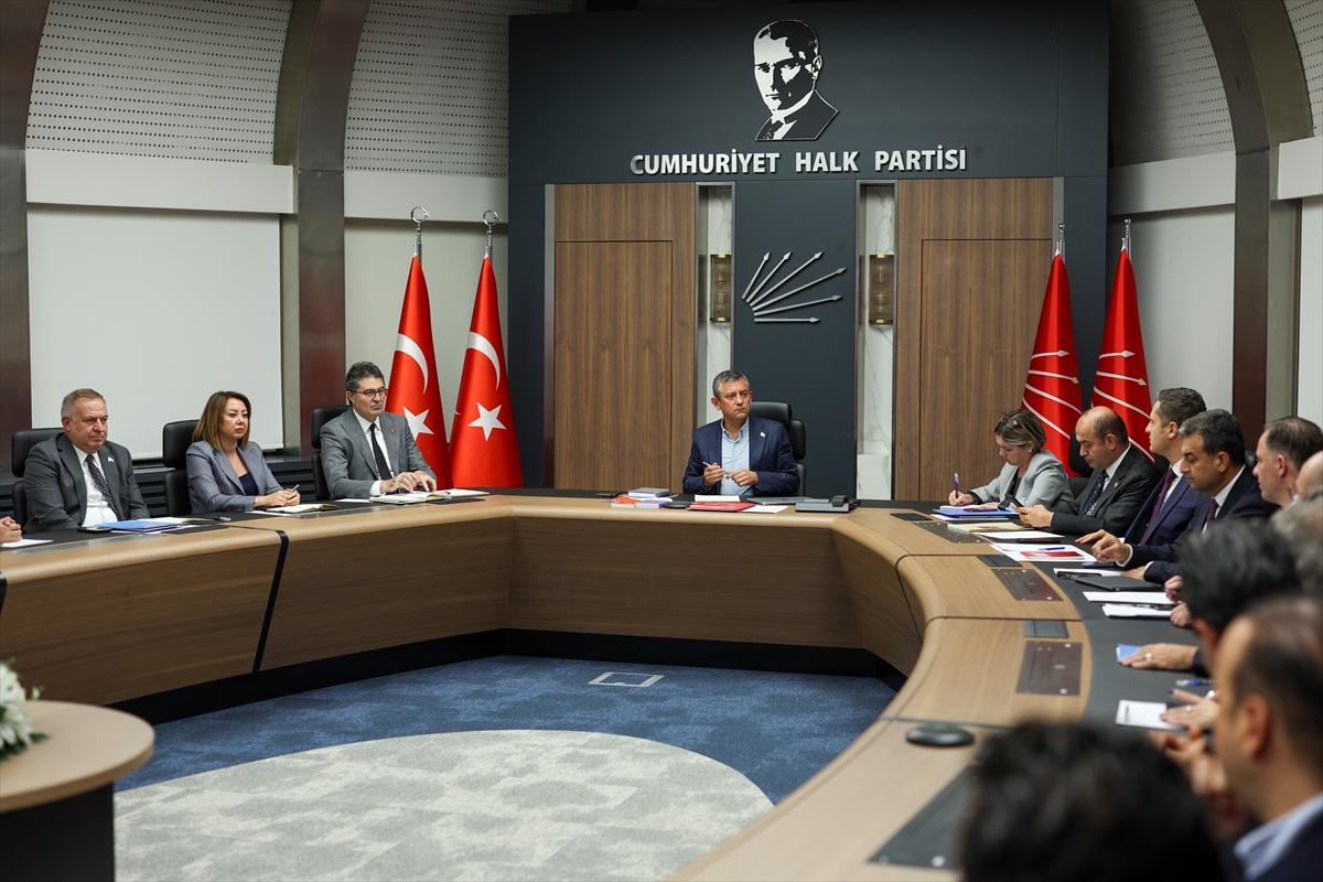 CHP’de gözler Özgür Özel’de: MYK’dan karar çıktı mı?
