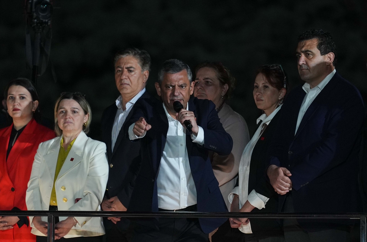 CHP Genel Merkezi'nde nöbet başladı: Teslim olmayacağız