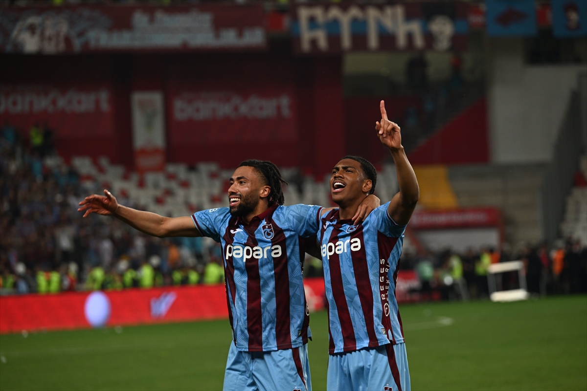Kupa Trabzonspor'a gitti: Bordo-mavililer şampiyon