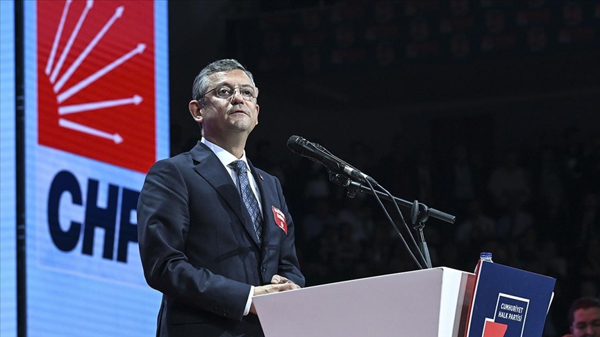 Özgür Özel, CHP Grup Başkanı seçildi