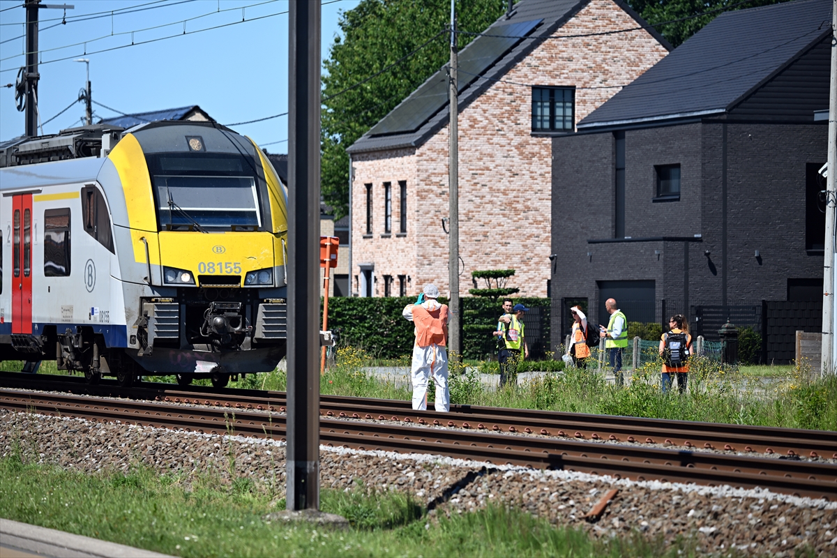 Belçika’da tren faciası: 2’si çocuk 4 kişi hayatını kaybetti