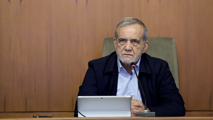 Tahran’da geri adım: İnternet düzenlemesi durduruldu