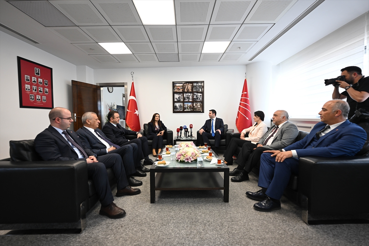 CHP ile MHP bayramlaştı: DEM Parti’ye de gittik