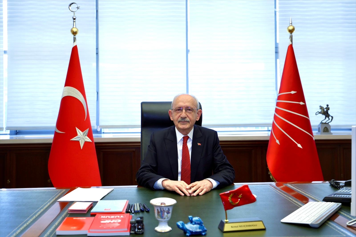 Kılıçdaroğlu makam odasında: İlk fotoğrafta dikkat çeken detay