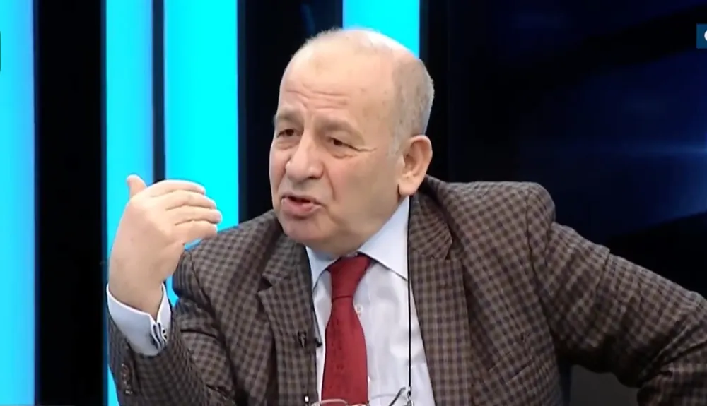 İzzet Özgenç’ten seçim hukuku uyarısı: CHP kurultayı için hukuki çerçeve şart