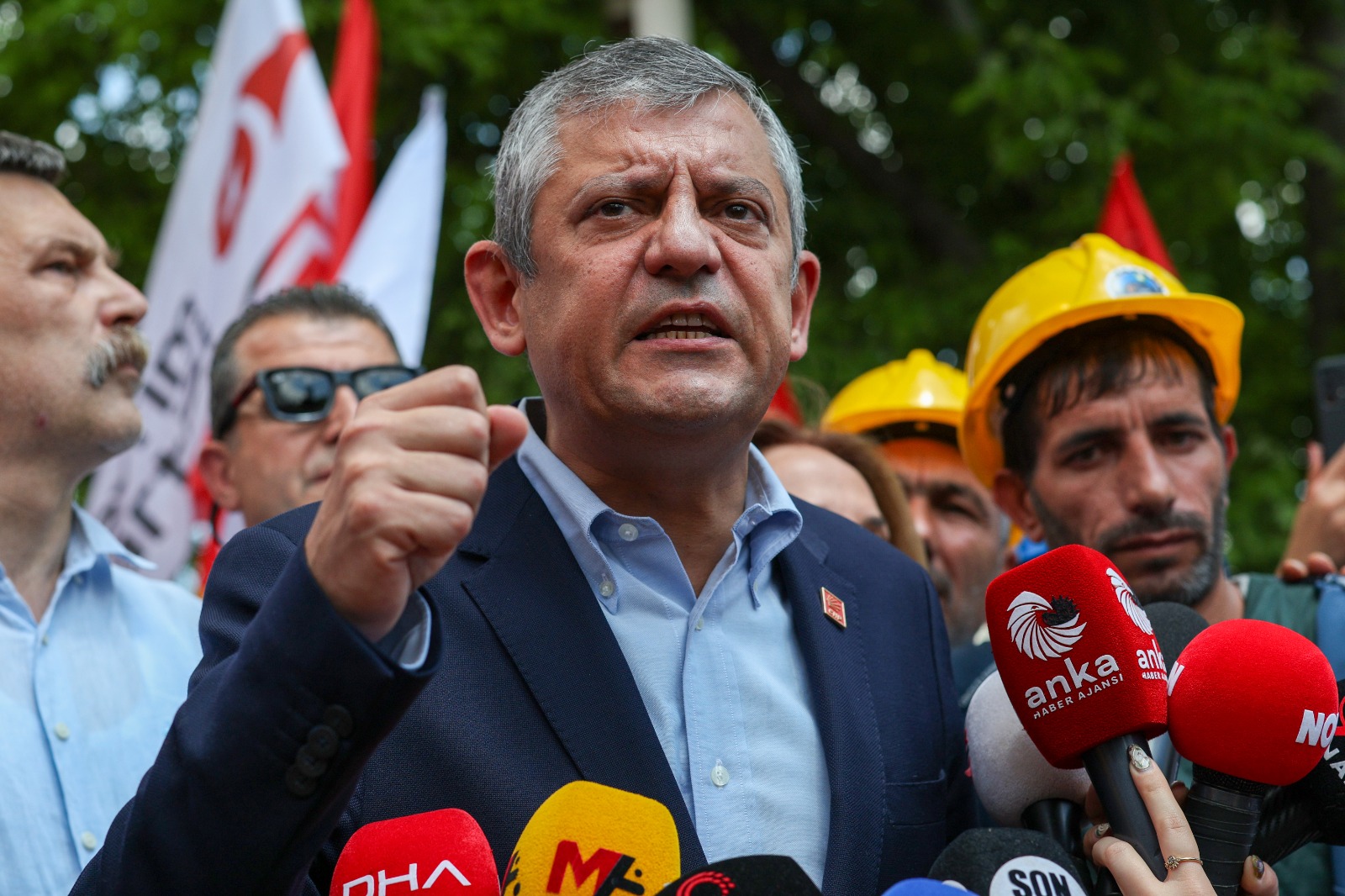Özgür Özel’den Yıldızlar Holding’e tepki: Son kuruş ödenene kadar buradayız