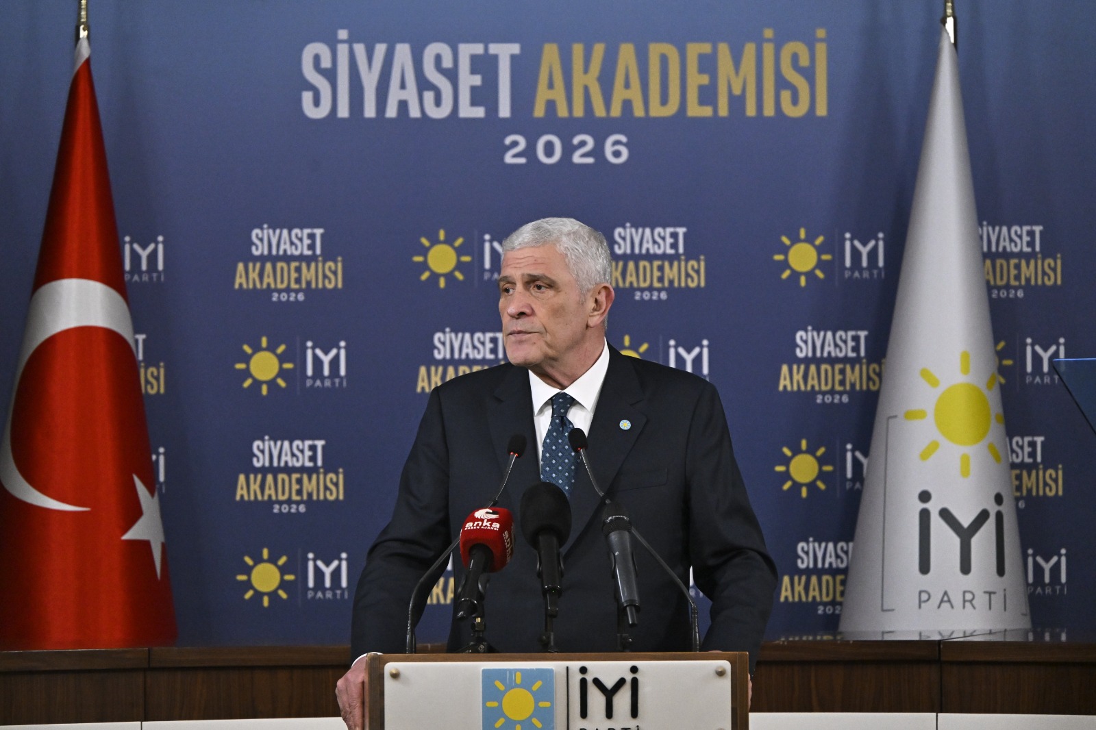 Dervişoğlu’ndan kayyum tepkisi: Milletin tercih hakkı yok sayılıyor