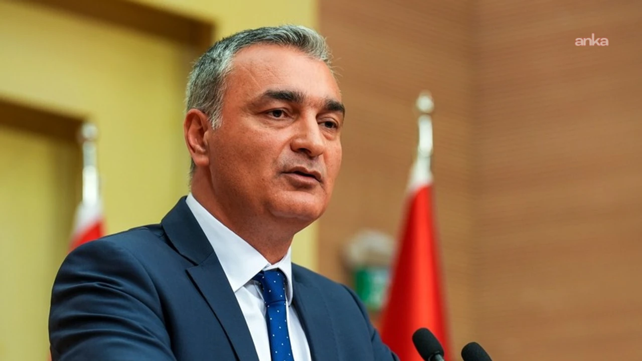 CHP Sözcüsü Sarı’dan Özgür Özel’e mesaj: Aykırı davranırsa disipline gider