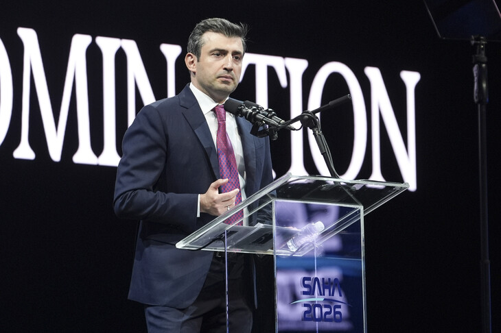 Selçuk Bayraktar: İnsanların makineleştiği karanlık çağa gidiyoruz