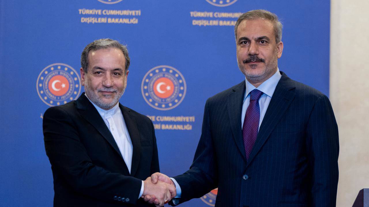 Hakan Fidan, ateşkes sonrası Abbas Arakçi ile telefonda görüştü