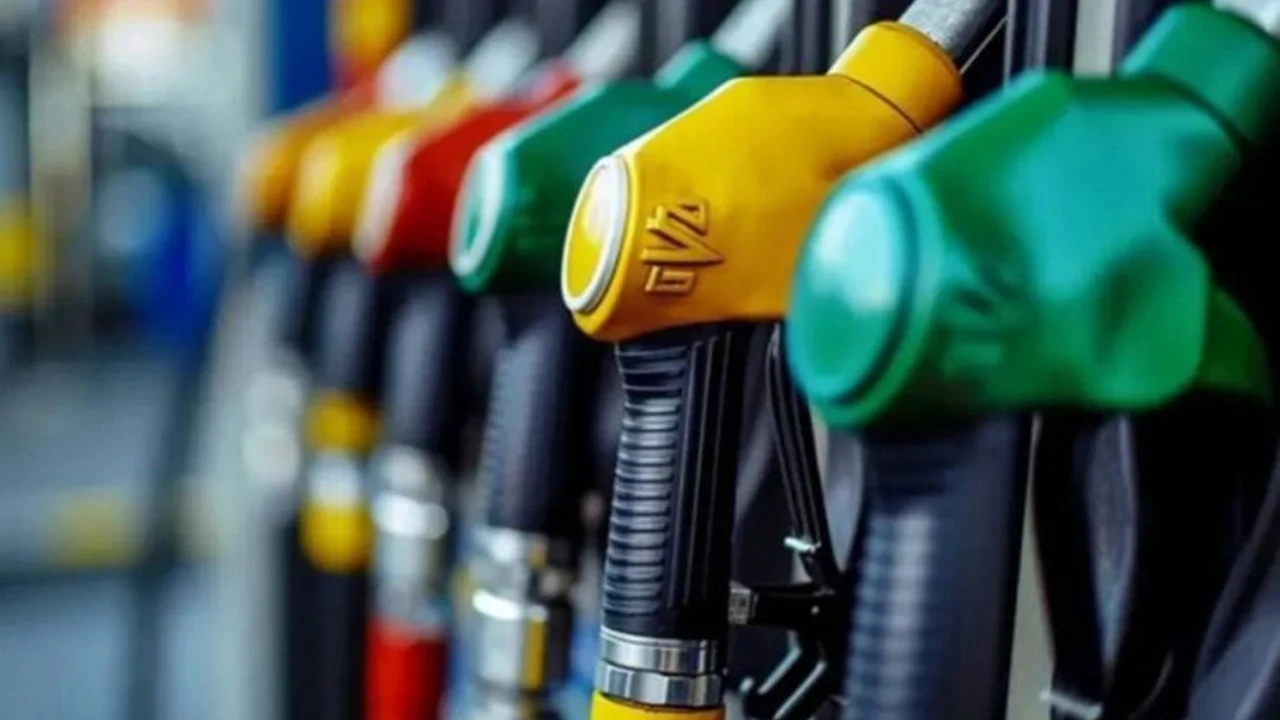 Motorin fiyatları düştü: Akaryakıtta indirim açıklandı