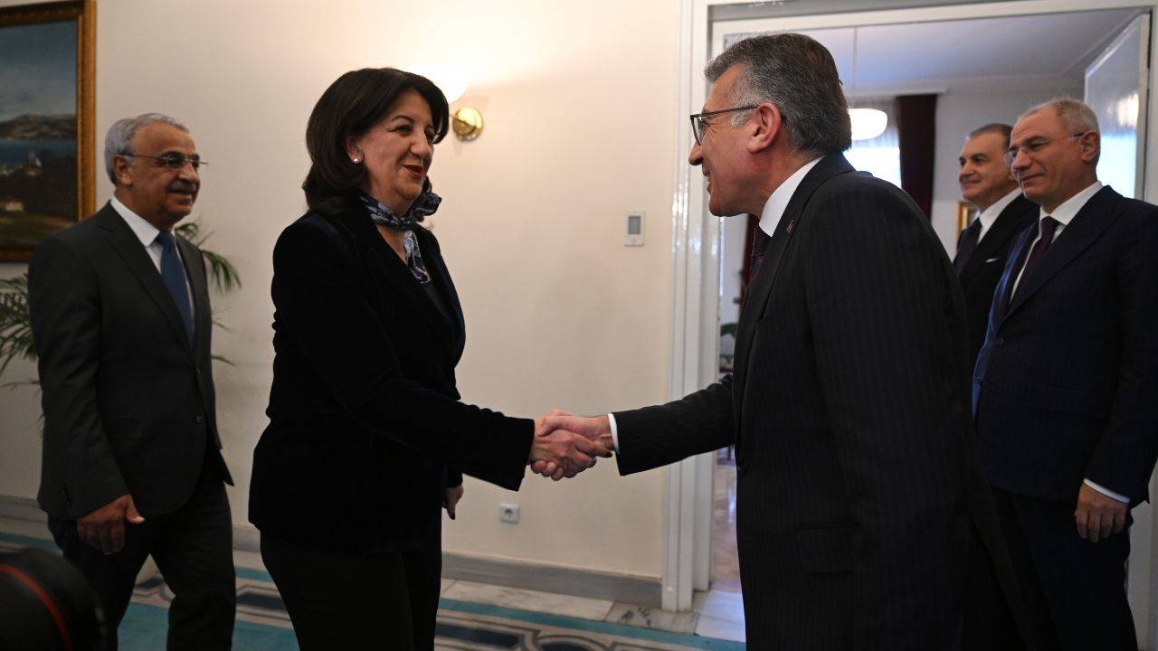Çerçeve Yasa tartışması: AK Parti ve DEM Parti arasında önemli temaslar