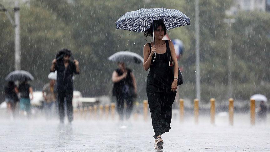 İstanbul'da hava değişiyor: AKOM sağanak yağış ve fırtına için gün verdi