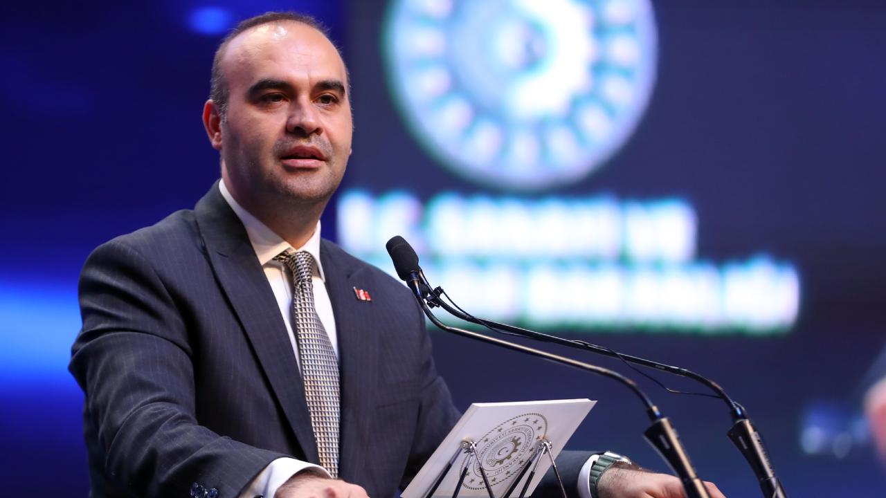 Bakan Kacır Paris’te HİT-30 programını tanıttı: Yatırımcılara Türkiye mesajı