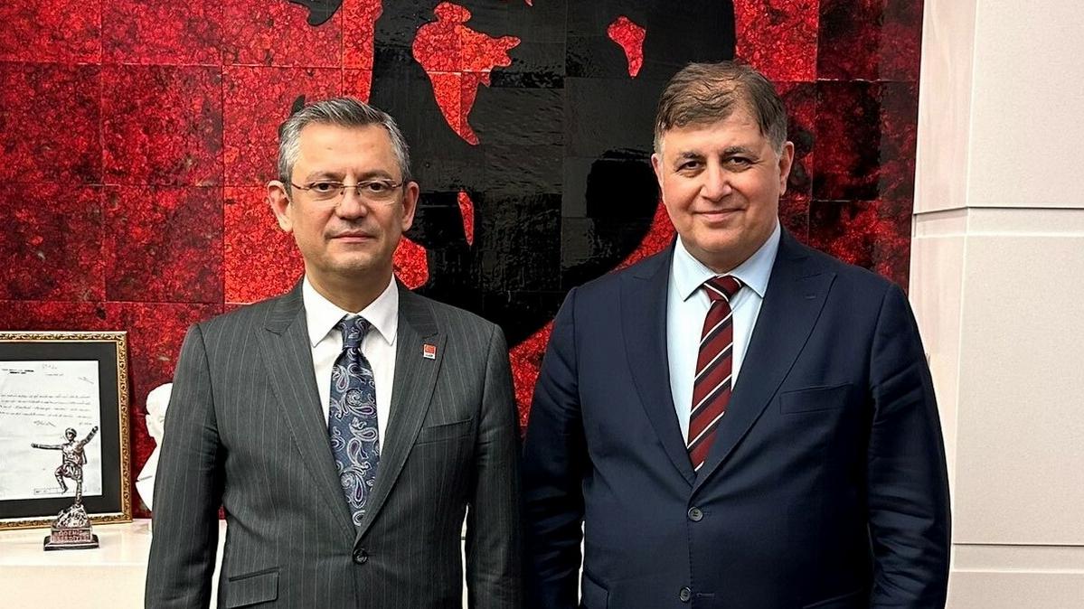 Cemil Tugay'dan Özgür Özel'e veda telefonu: İstifa ederek önünüzü açıyorum