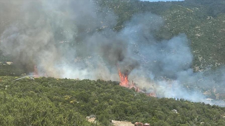 Antalya Kaş’ta korkutan yangın: Ekipler seferber oldu