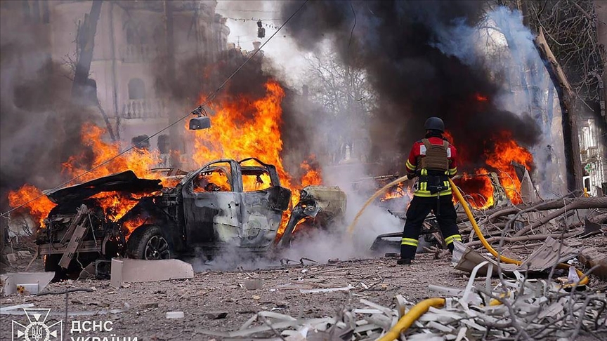 Voronej vuruldu: Sanayi tesisi alevlere teslim oldu