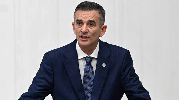 CHP Sakarya Milletvekili Ümit Dikbayır partiden istifa etti