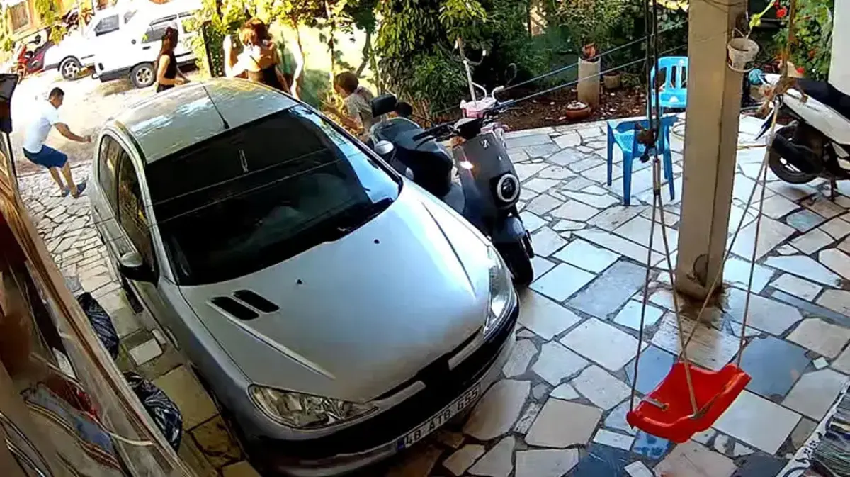 Muğla’da kapı sesi tartışması can aldı: Komşusunu öldürdü