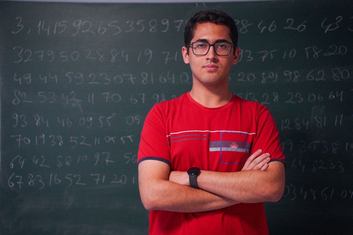 Matematikte büyük başarı: 16 yaşındaki gençten 5 bin basamaklı Pi rekoru