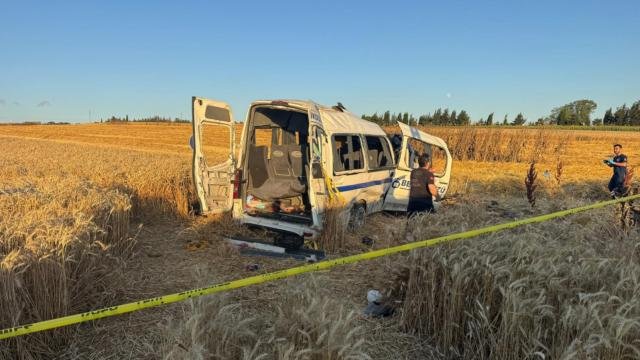 Silivri’de can pazarı: Yolcu minibüsü devrildi