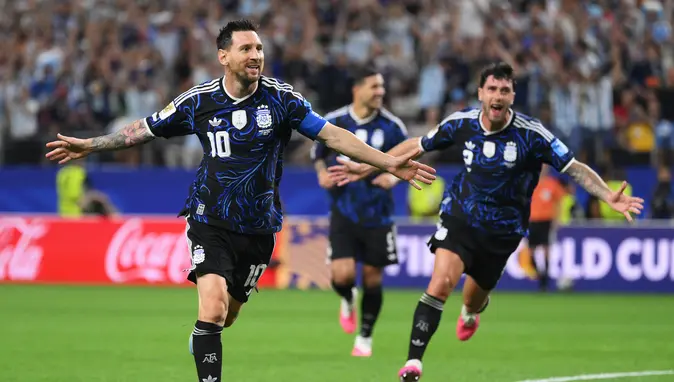 Dünya Kupası'nda Messi şov! Rekorla son 32 biletini aldı