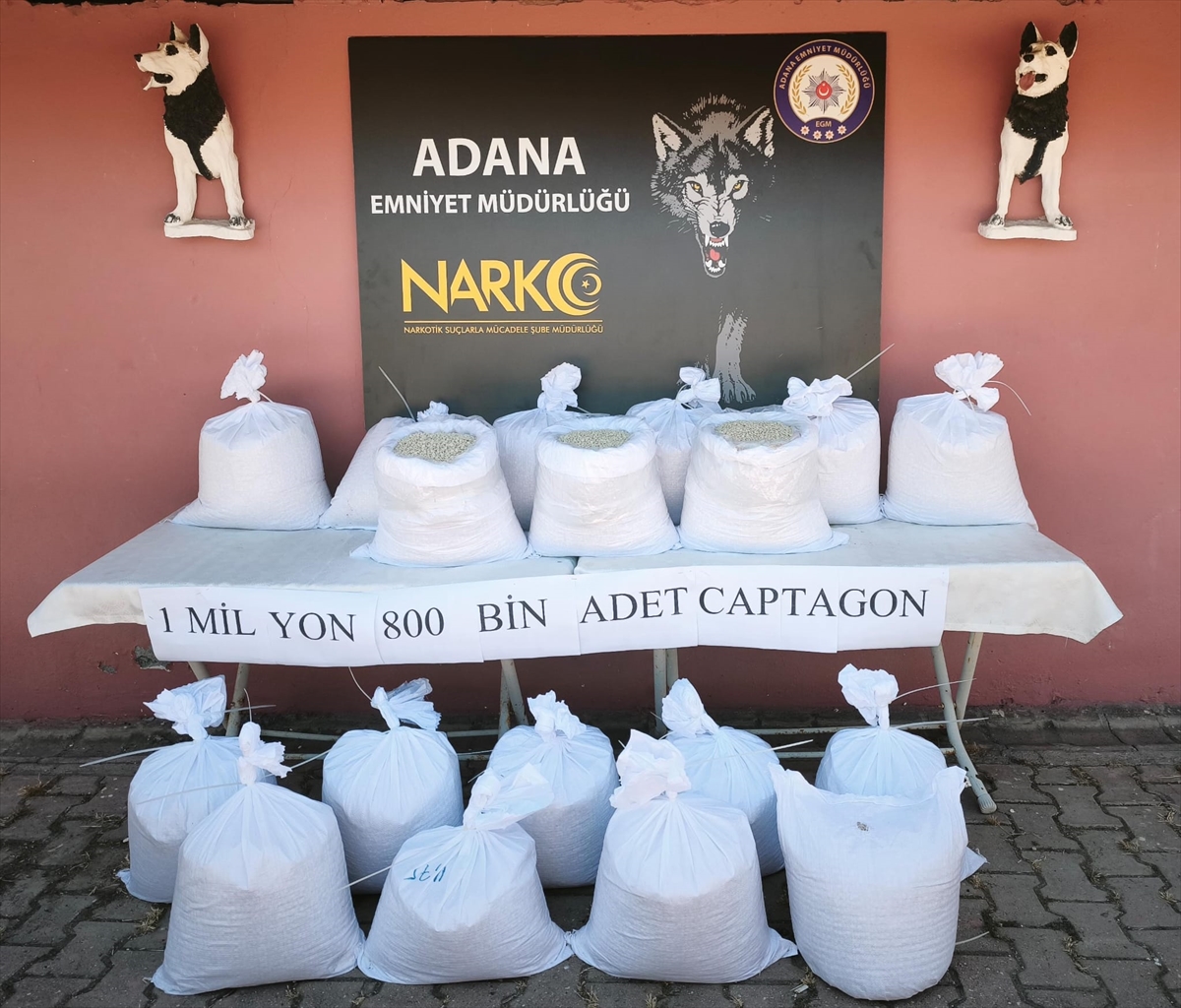 Adana’da tırdan servet değerinde uyuşturucu çıktı