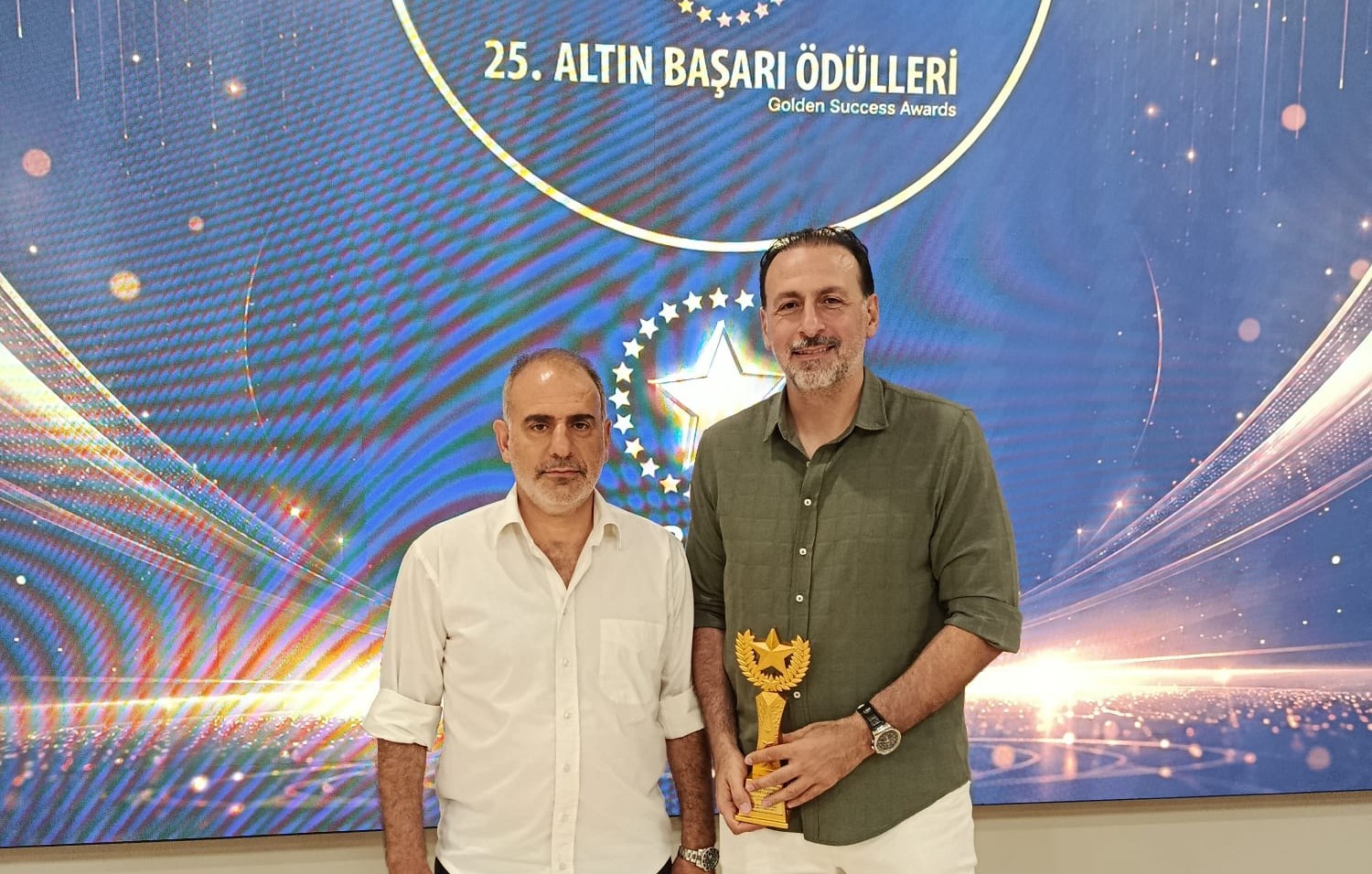 Manşet Haber TV'nin futbol programına Altın Başarı Ödülü