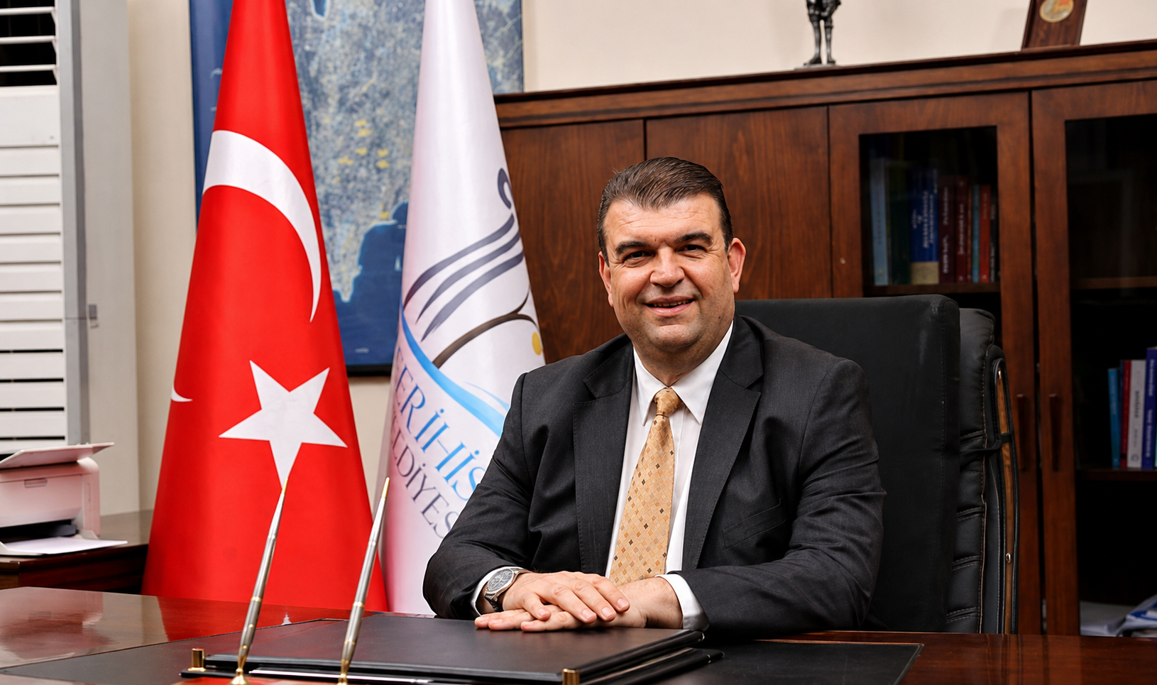 Seferihisar Belediye Başkanı İsmail Yetişkin görevden uzaklaştırıldı