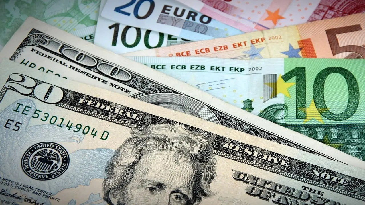 Dövizde yeni gün hareketli başladı: Dolar ve avro yükseldi