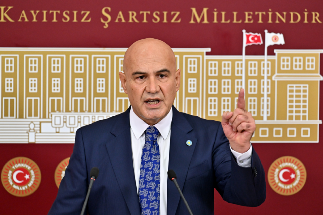 Çömez'den Bülent Turan'a sert yanıt: Türk bayrağından rahatsız oldular