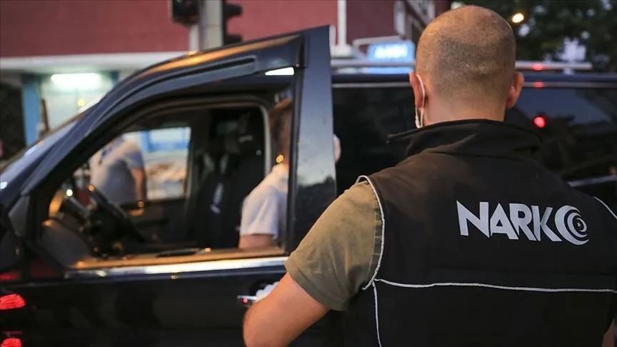 Uyuşturucuyu iç organlarına saklayan zanlı tutuklandı