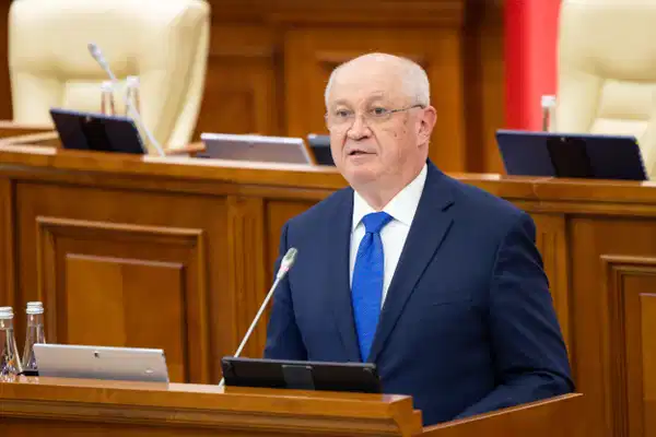 Avrupa'da yaprak dökümü! Bir lider daha istifa etti