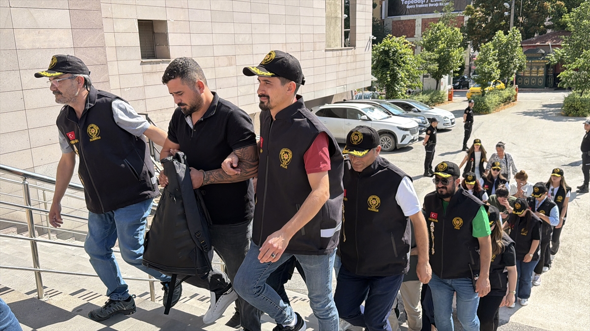 Eskişehir merkezli dolandırıcılık operasyonu: 4 ilde 12 gözaltı