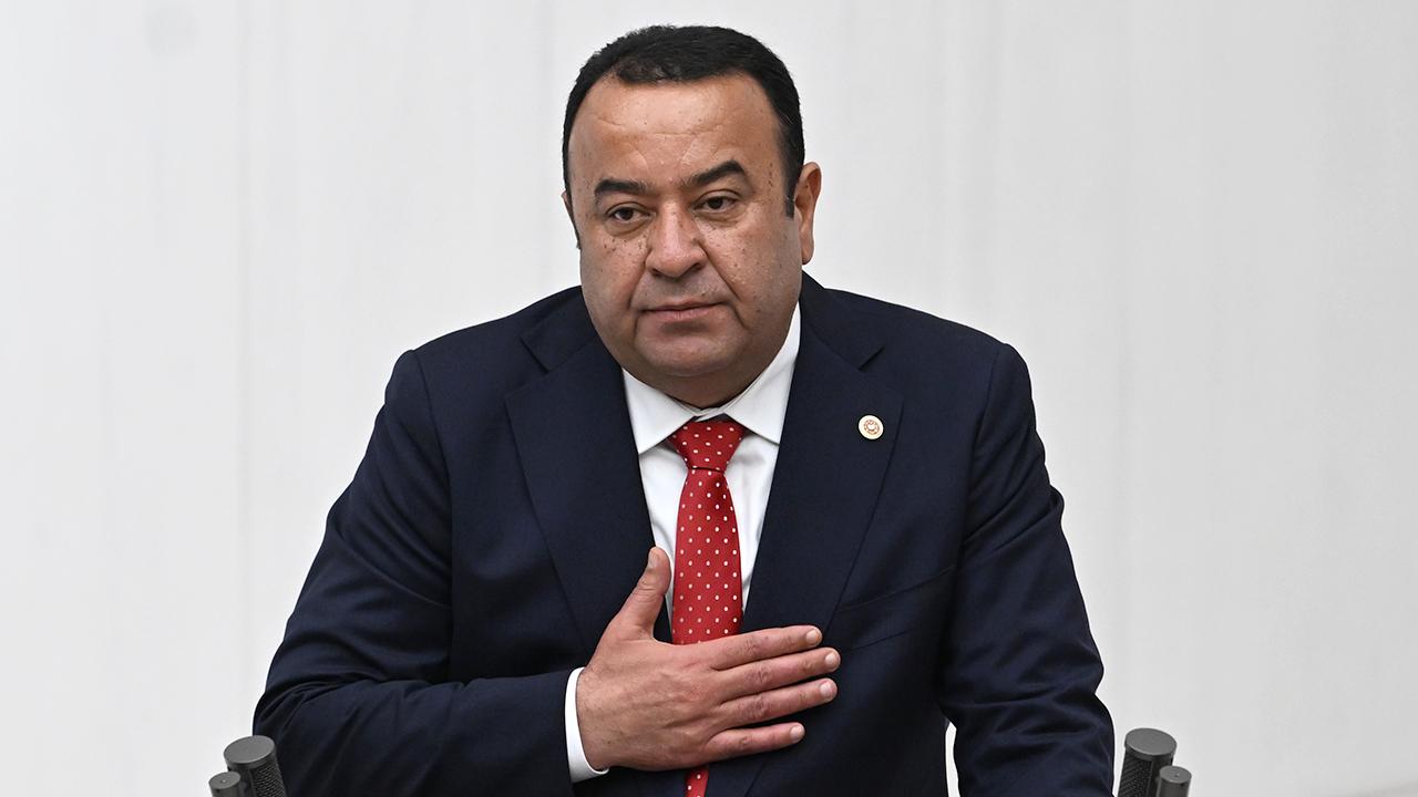 Ankara Milletvekili Adnan Beker CHP'den istifa etti